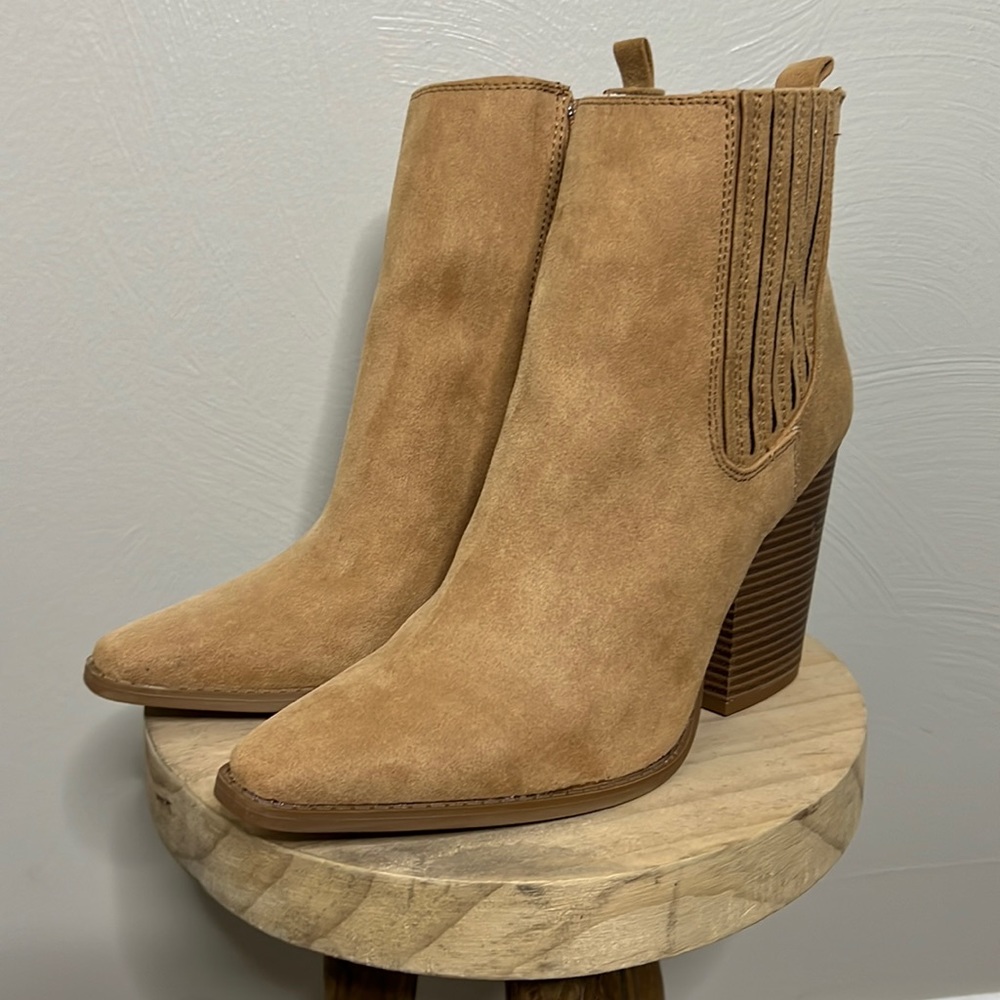 NIB Qupid butterscotch booties sz 8.5